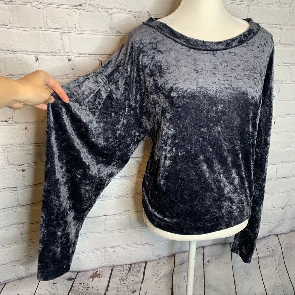 FREE PEOPLE We The Free Milan layering top crushed velvet pullover - Picture 2 of 12